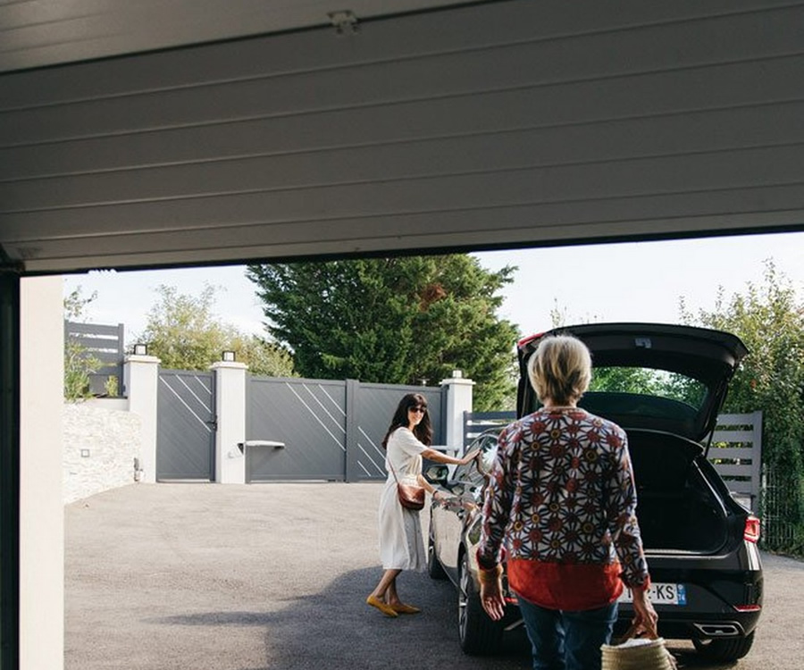 SOMFY - SMART GARAGE DOORS